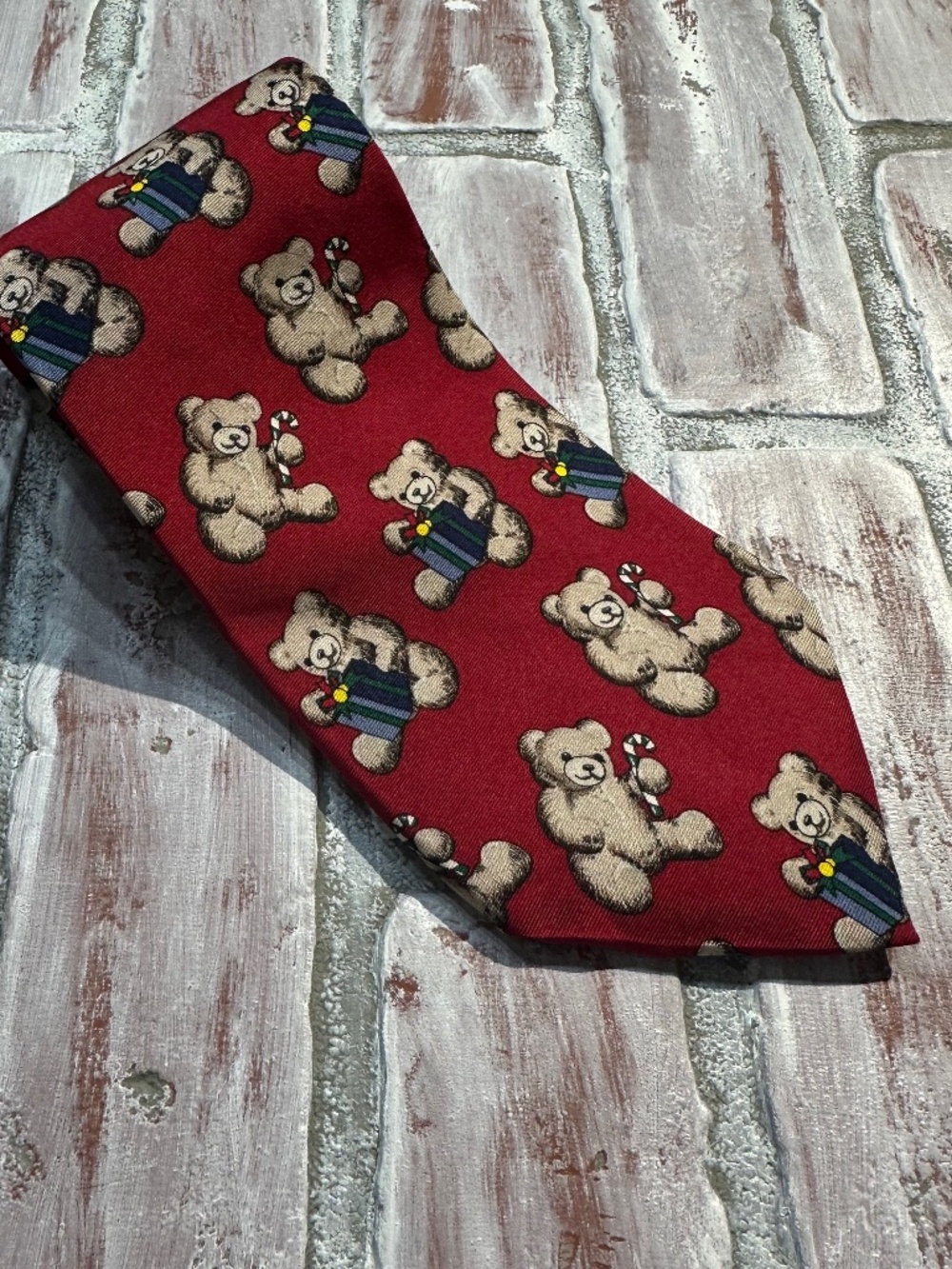 Vintage Town Craft 100% Silk Christmas Teddy Bear Presents Red Tie